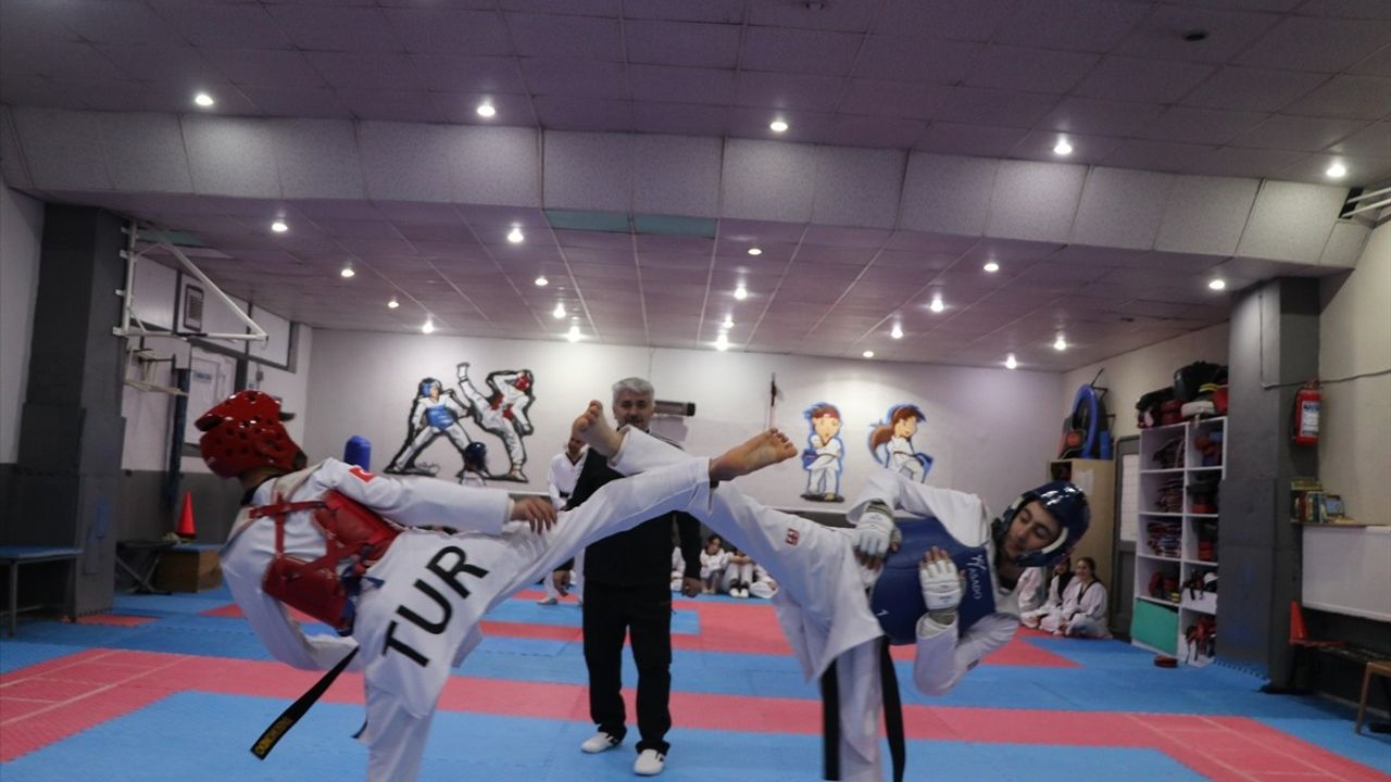 Emekli Öğretmen, Tekvandoda Geleceğin Şampiyonlarını Yetiştiriyor