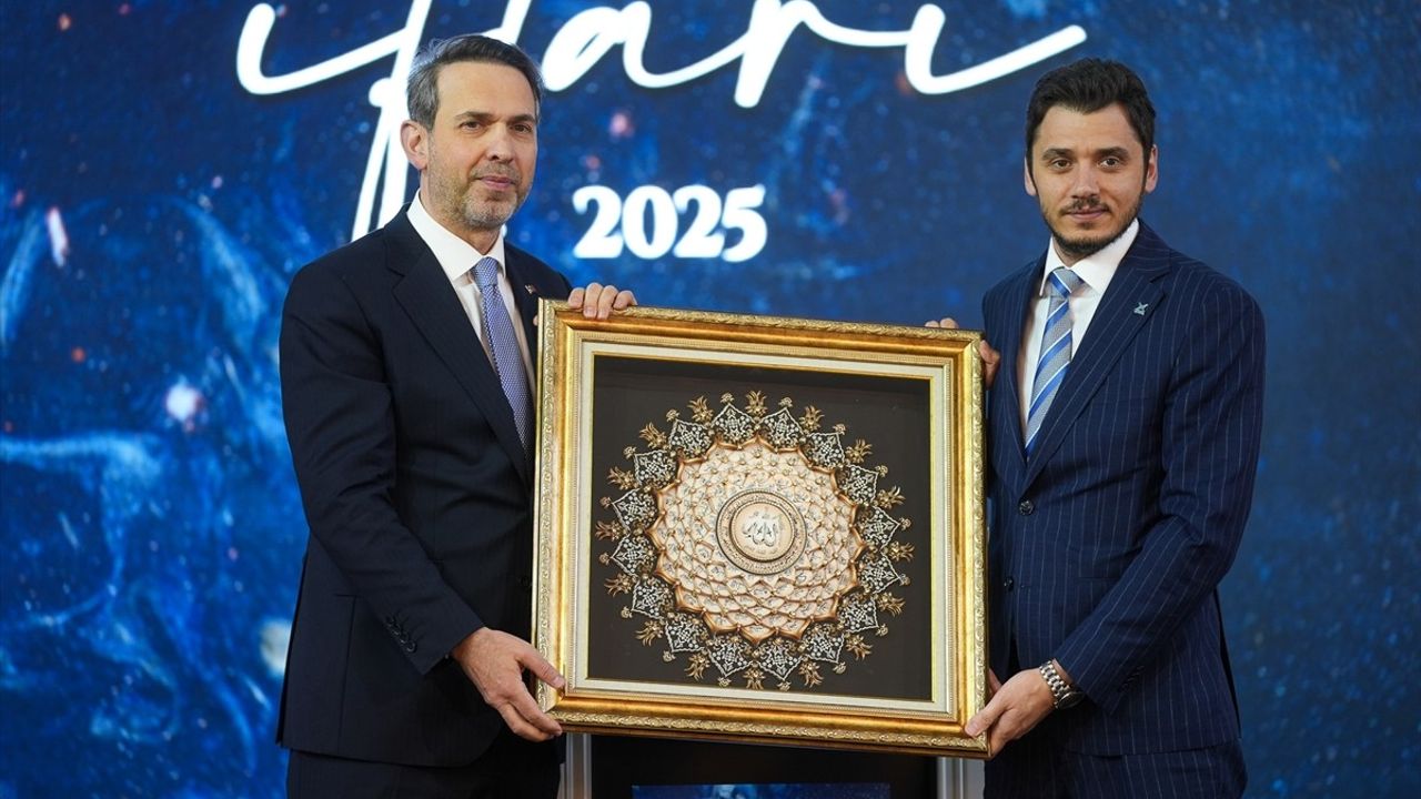 Enerji Bakanı Bayraktar, Gabar'da Günlük Petrol Üretiminin 80 Bin Varile Ulaştığını Duyurdu