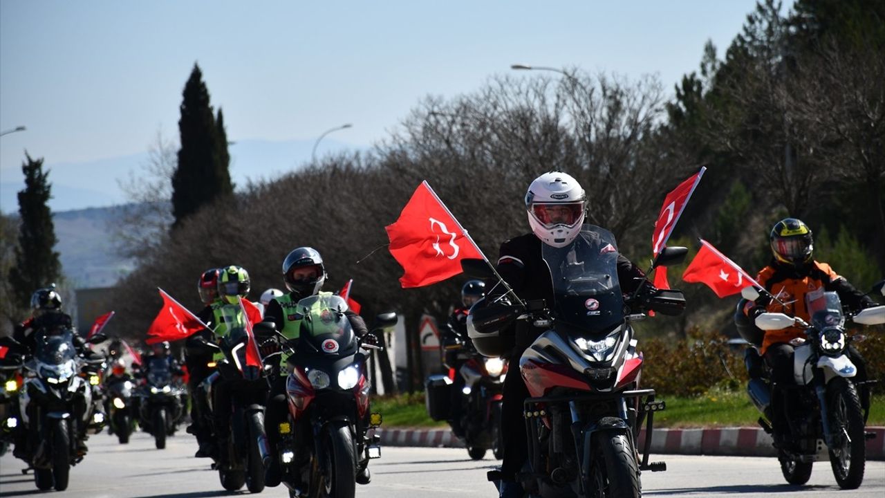 Ertuğrul Gazi Türbesi'nden Toprak ve Türk Bayrağı, Çanakkale'ye Gönderildi