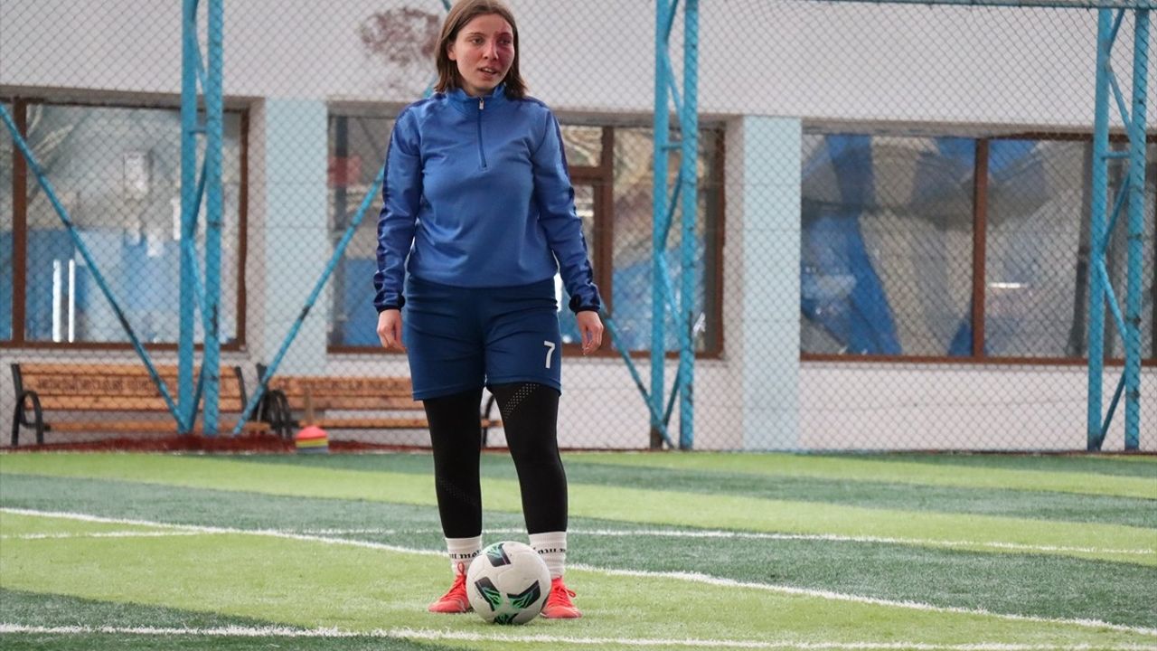Erzincan’da Doktor ve Futbolcu: Aleyna Demir'in İki Tutkusu