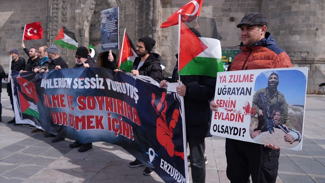 Erzurum'da Sağlık Çalışanlarından Gazze İçin Ramazan Yürüyüşü