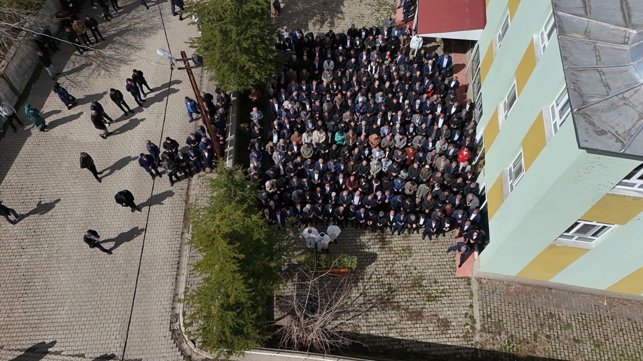 Eski Milletvekili Kazım Ataoğlu, Bingöl'de Son Yolculuğuna Uğurlandı