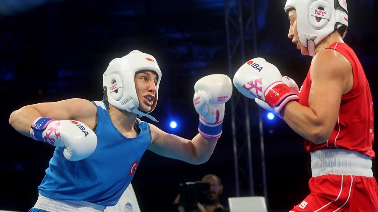 Esra Yıldız Kahraman, Kadınlar Dünya Boks Şampiyonası'nda Çeyrek Finale Yükseldi