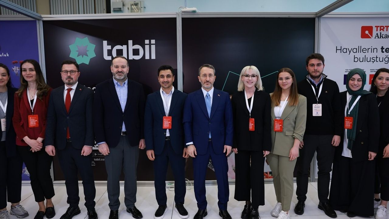 Fahrettin Altun: Türkiye, Gençlerle Beraber Güçleniyor