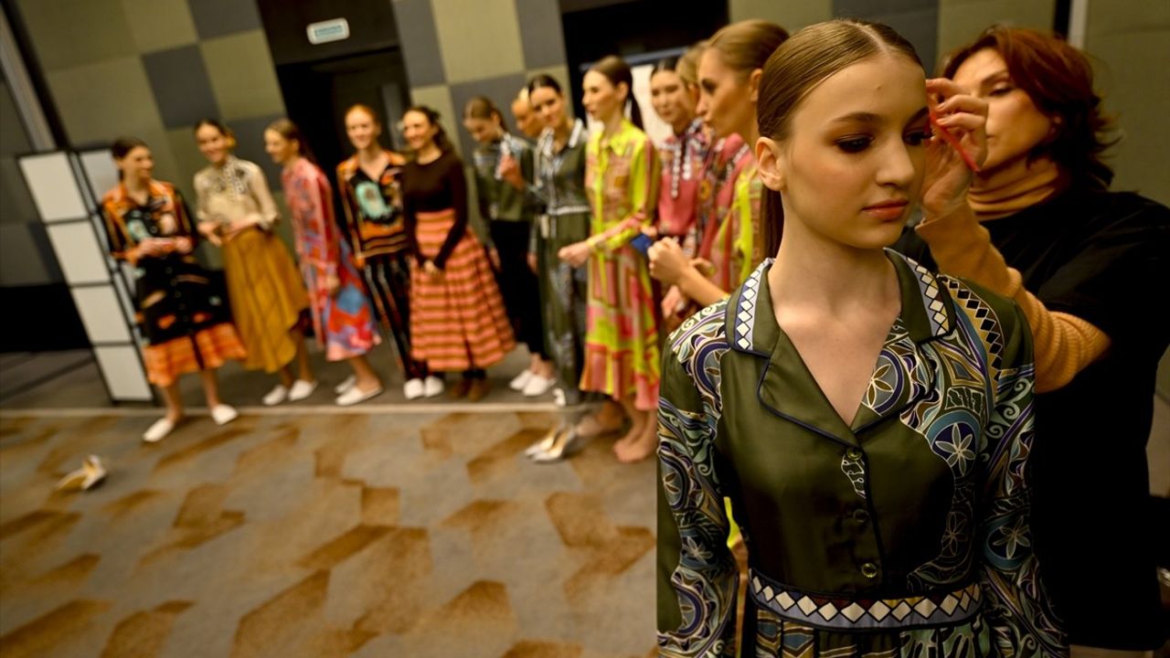 Gaziantep'in Geleneksel Kutnu Kumaşı Rusya'da Tanıtıldı