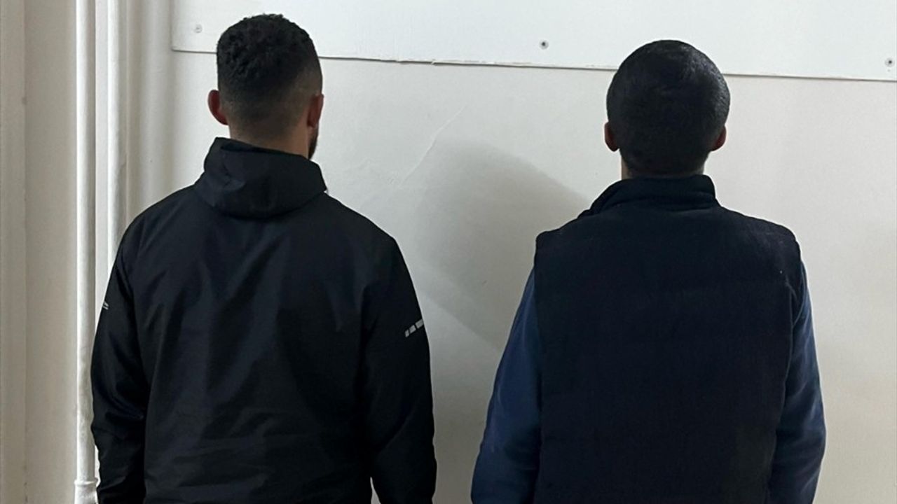 Gaziantep'te Silah Kaçakçılığı Operasyonunda 5 Şüpheli Yakalandı