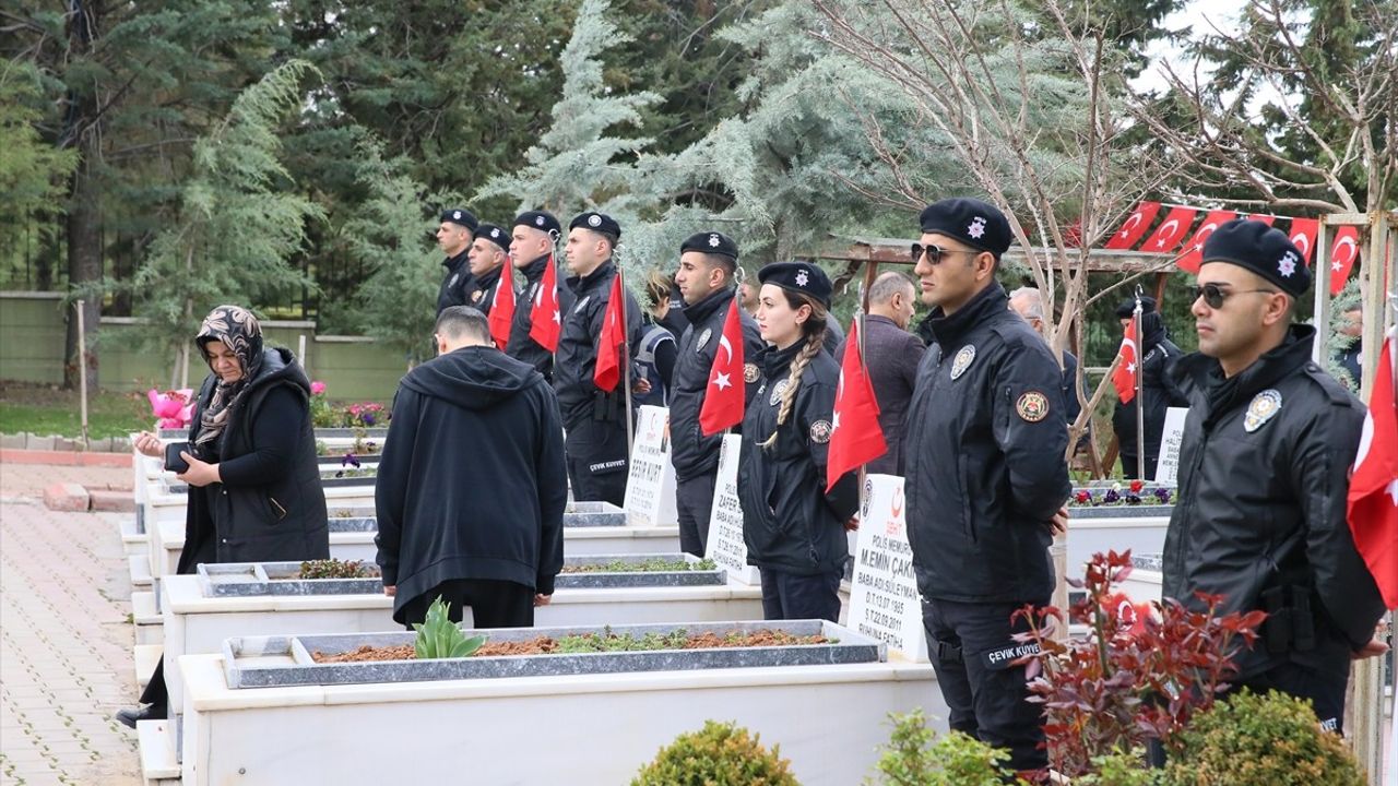 Gaziantep ve Çevresinde Ramazan Bayramı Mezarlık Ziyaretleri