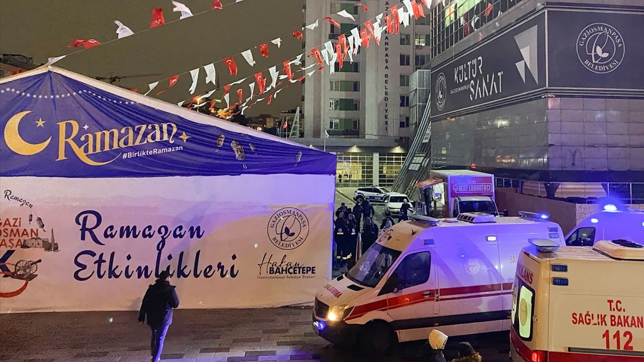 Gaziosmanpaşa'da Ramazan Etkinlik Çadırında Sahne Çöktü: 5 Yaralı