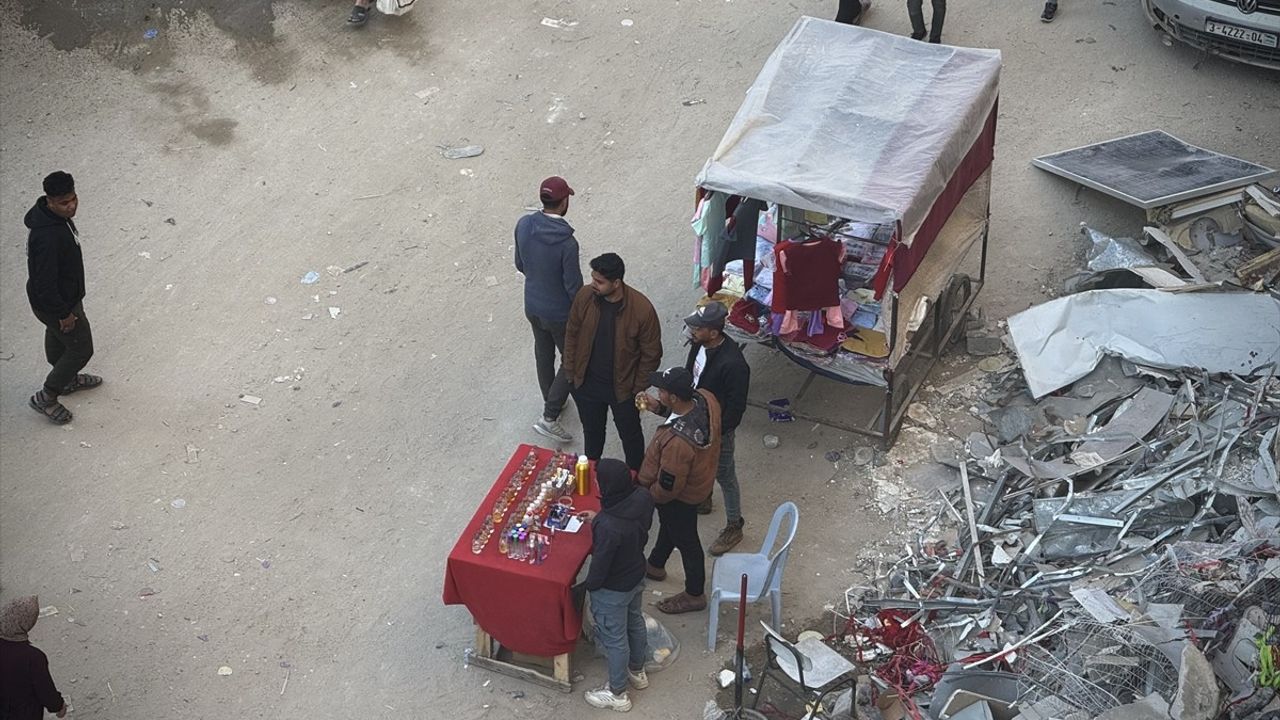 Gazze Hükümeti, İsrail'in Yardım Girişini Engellemesini Kınadı