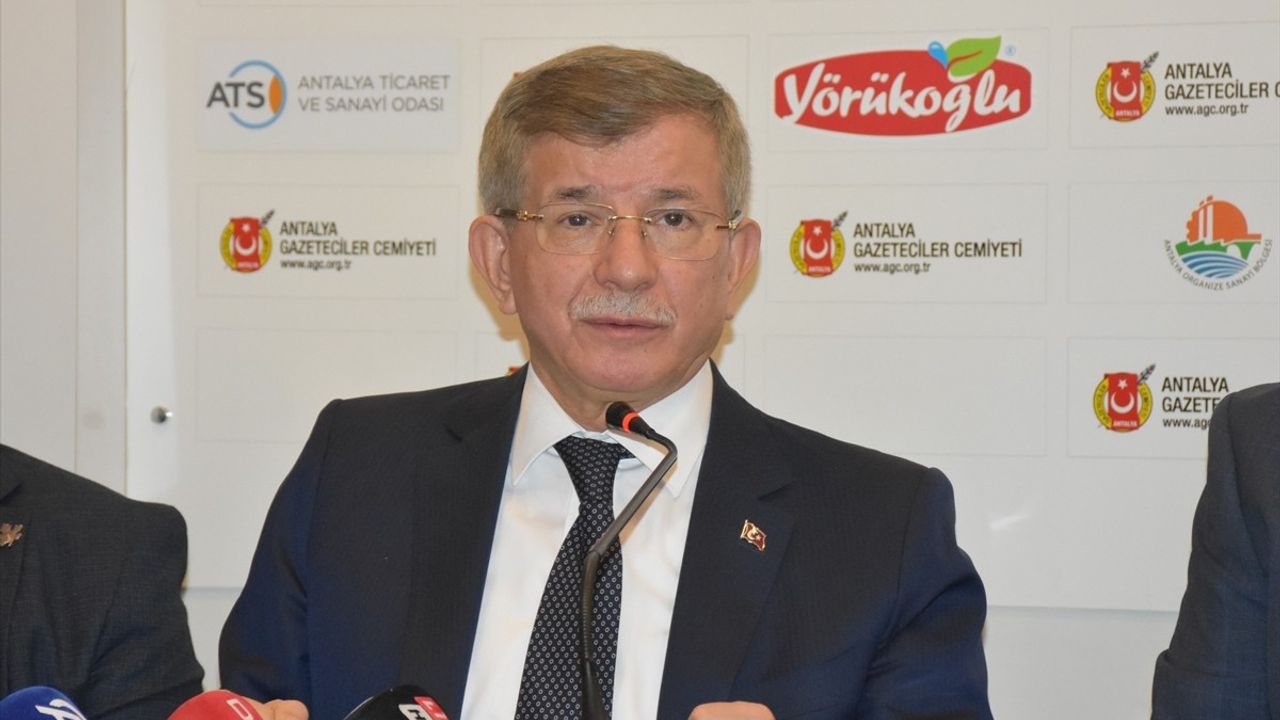 Gelecek Partisi Genel Başkanı Davutoğlu Antalya'da Basın Toplantısı Düzenledi