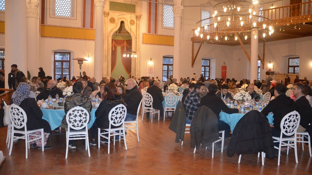 Gelibolu Mevlevihanesi'nde İftar Programı Düzenlendi