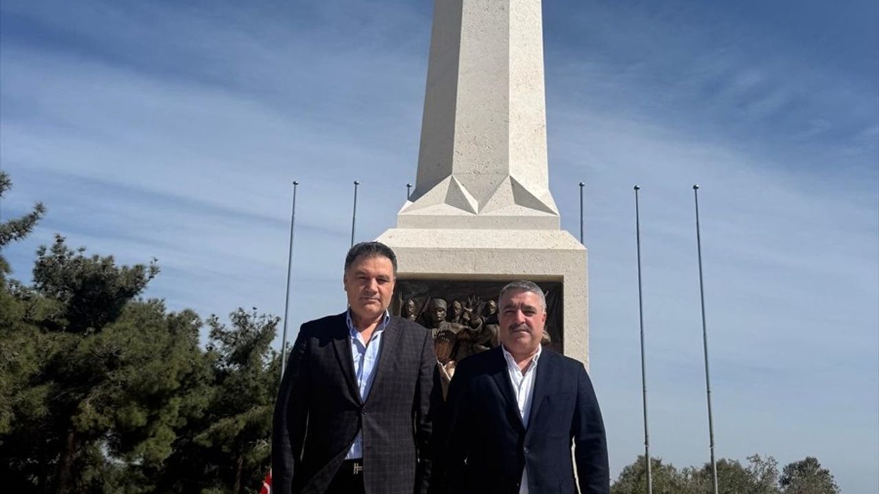 Gelibolu Yarımadası'nda Azerbaycan Anıtı'nda Şehitler İçin Anma Etkinliği Düzenlendi