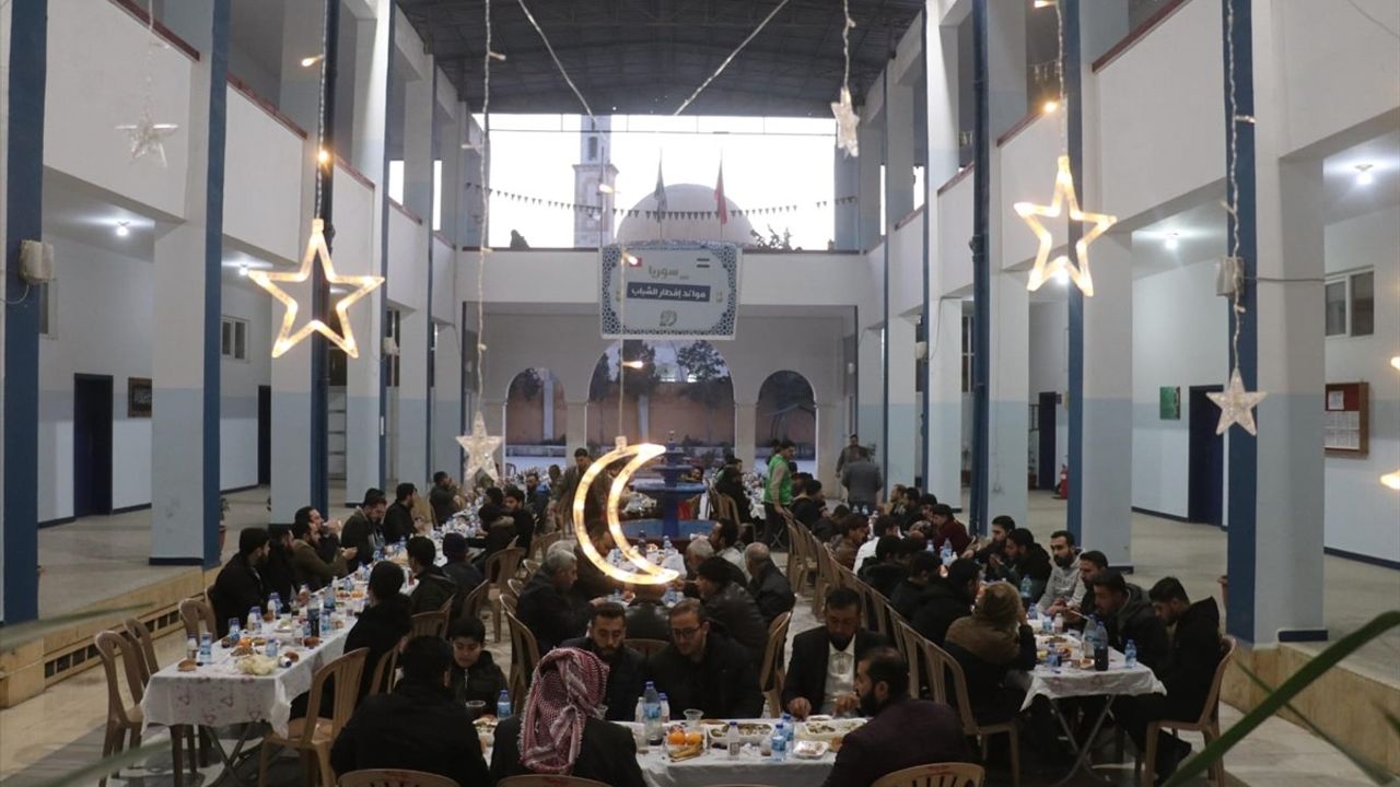 Genç İHH, Suriye'deki 7 Bin Öğrenciye İftar Verdi