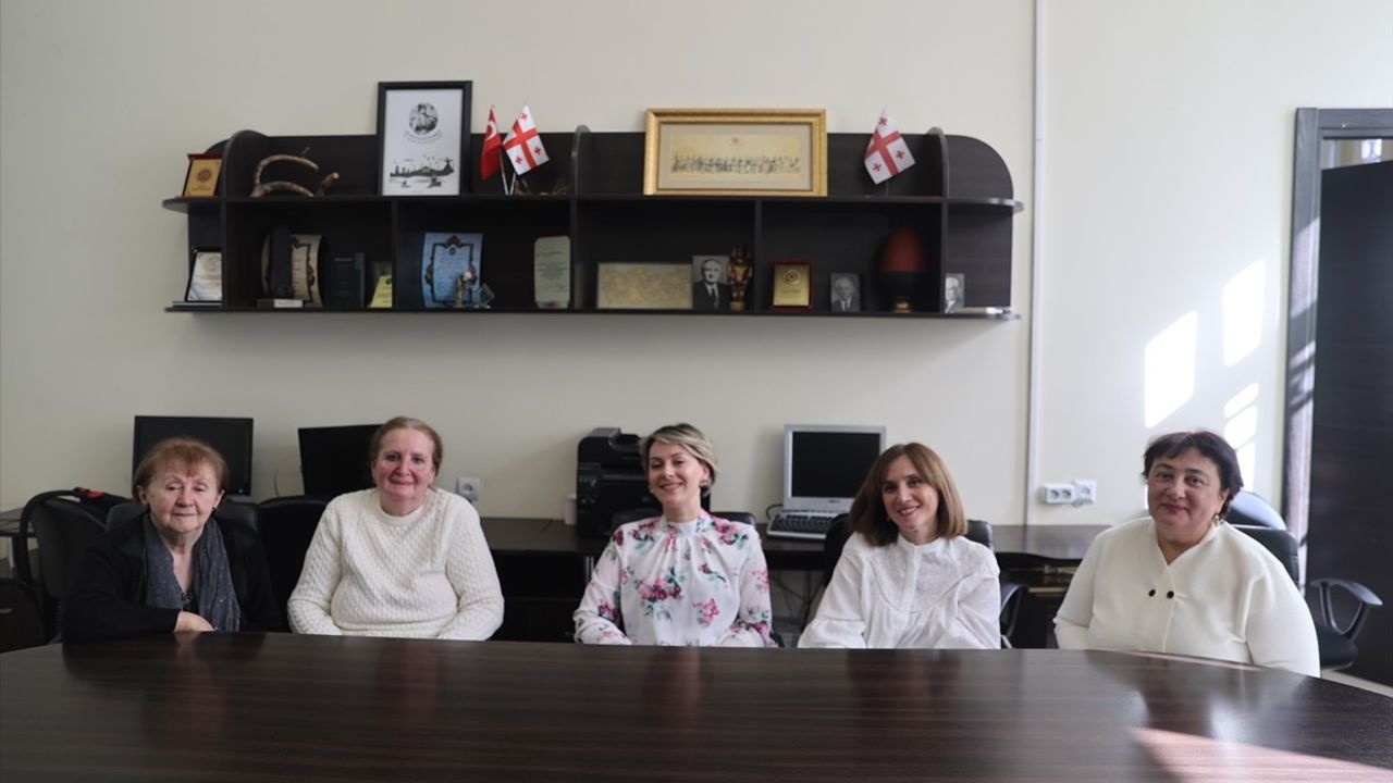 Gürcistan'daki Kadın Türkologlar: Türkçenin Temsilcileri