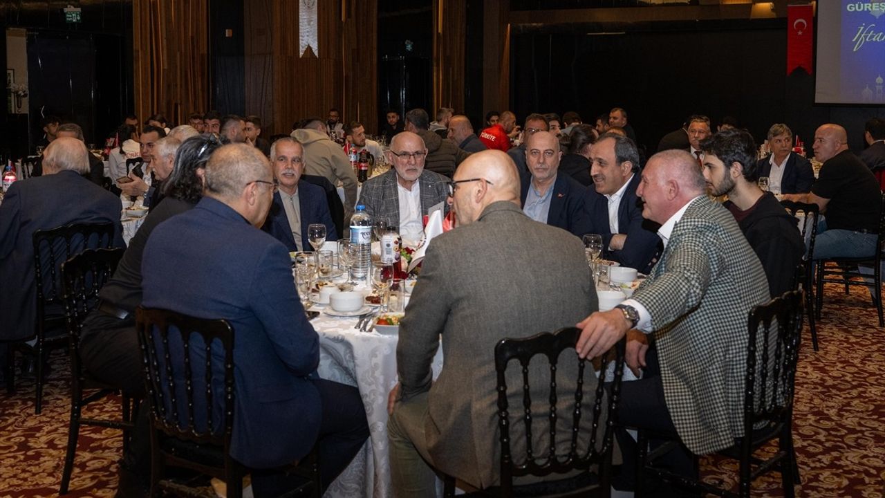 Güreş Camiası İftarda Buluşarak Birlik Mesajı Verdi