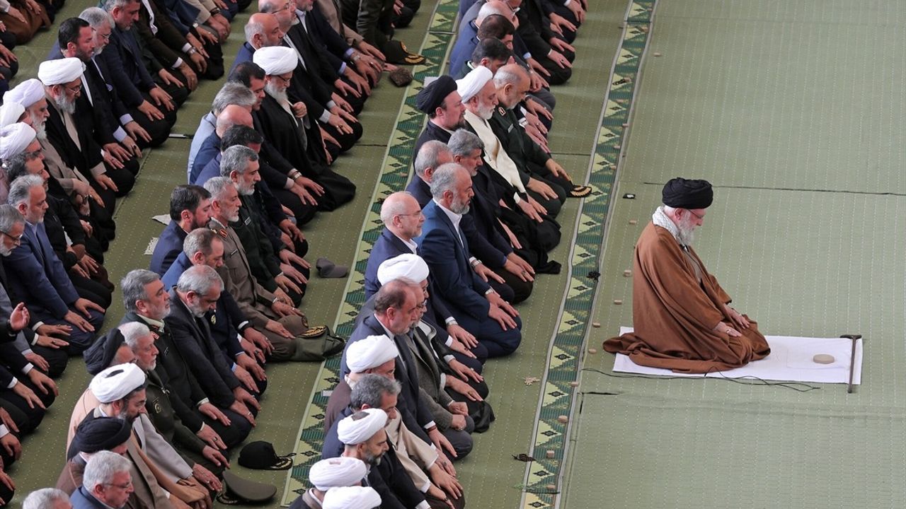 Hamaney: ABD'nin Tehditlerine Karşı Güçlü Yanıt Verilecek