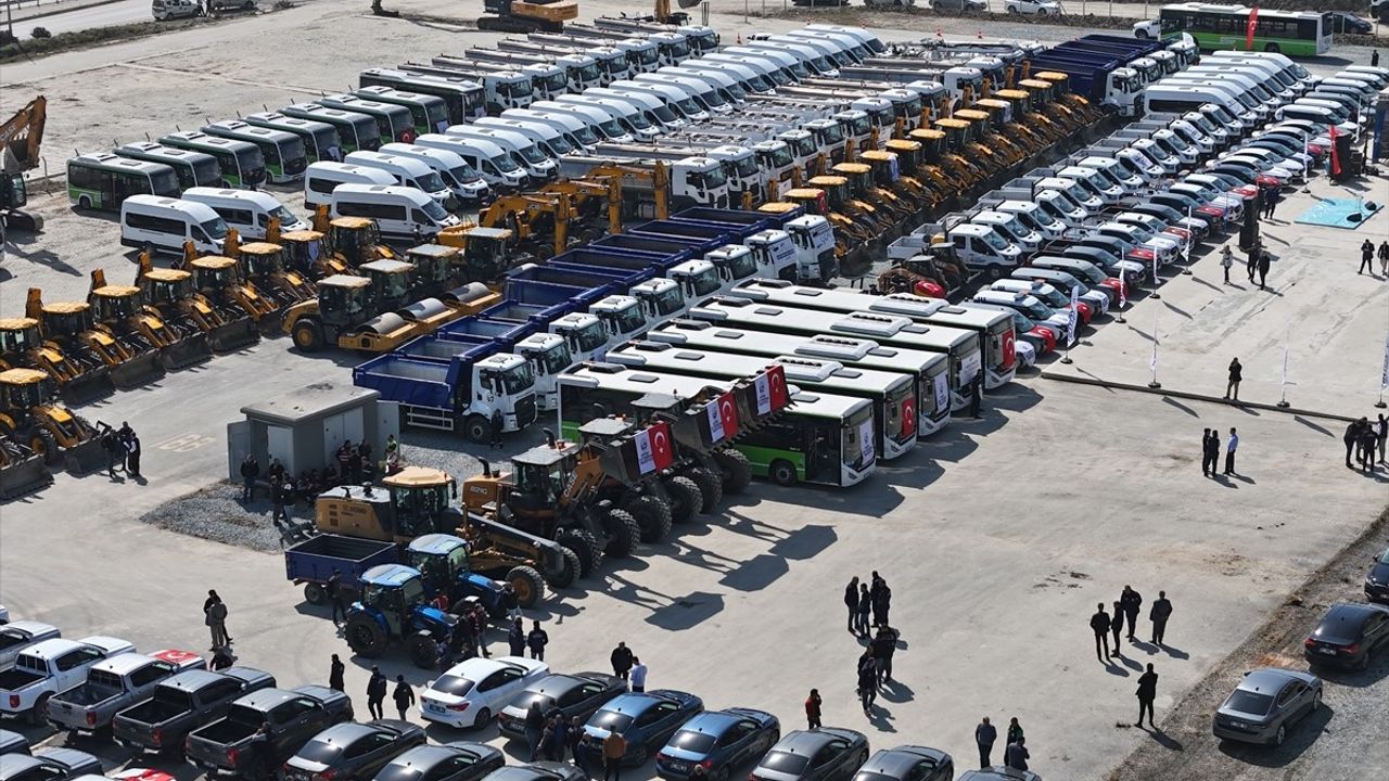 Hatay Büyükşehir Belediyesi 1000 Yeni Araçla Hizmet Filoyasını Güçlendirdi