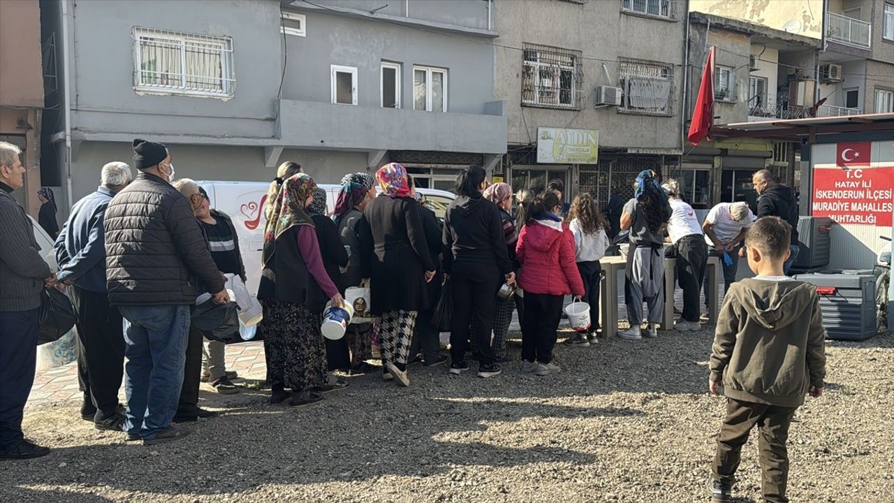 Hatay'da İhtiyaç Sahiplerine İftarlar Gönül Mutfağı'ndan Ulaştırılıyor