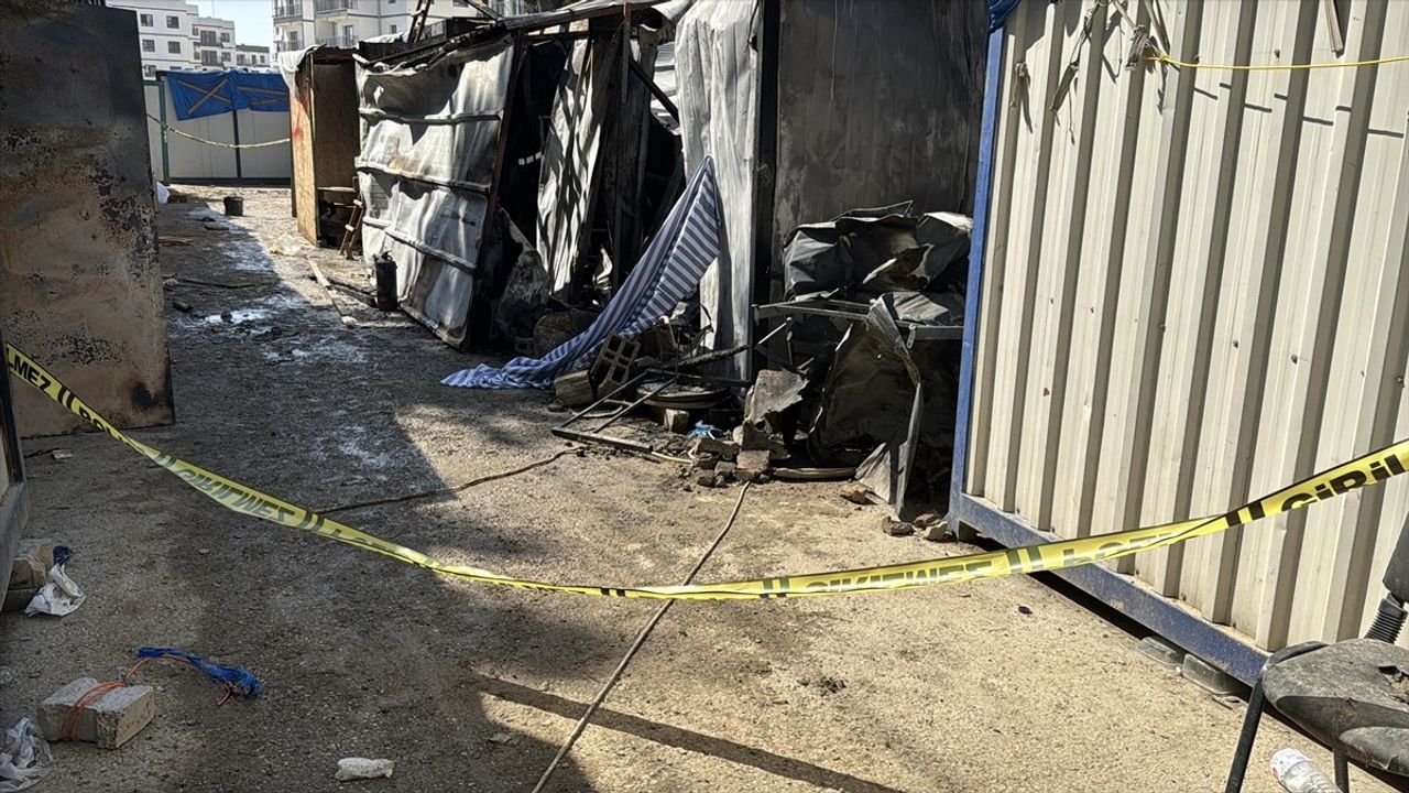 Hatay'da İnşaat Şantiyesindeki Yangında Bir İşçi Hayatını Kaybetti