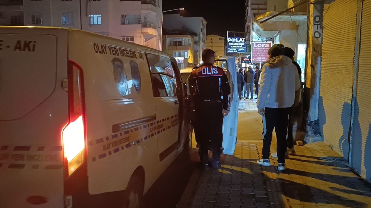 Hatay'da Pompalı Tüfekle Kendini Yaralayan Kişi Hastaneye Kaldırıldı