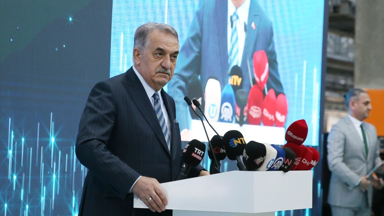 Hayati Yazıcı: 'Hayalleriniz varsa, erişemeyeceğiniz hiçbir yer yoktur'