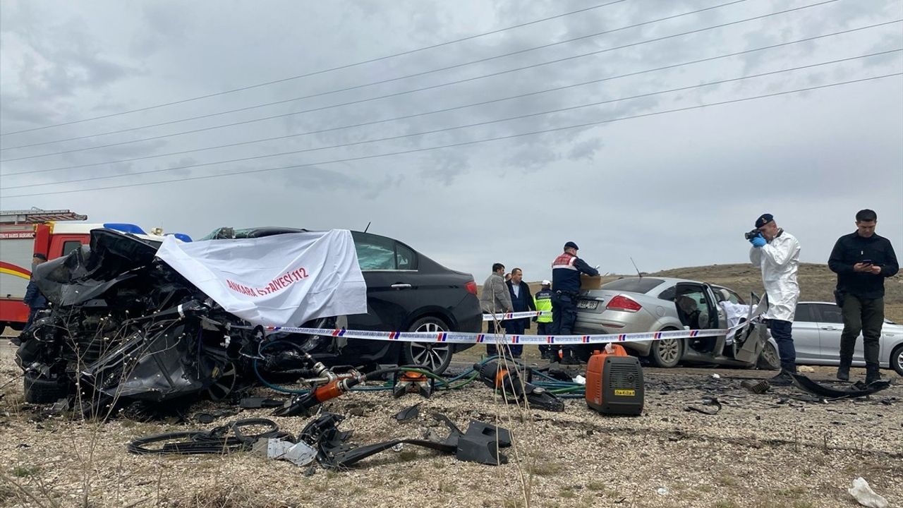 Haymana'daki Trafik Kazasında 6 Kişi Hayatını Kaybetti, 3 Kişi Yaralandı