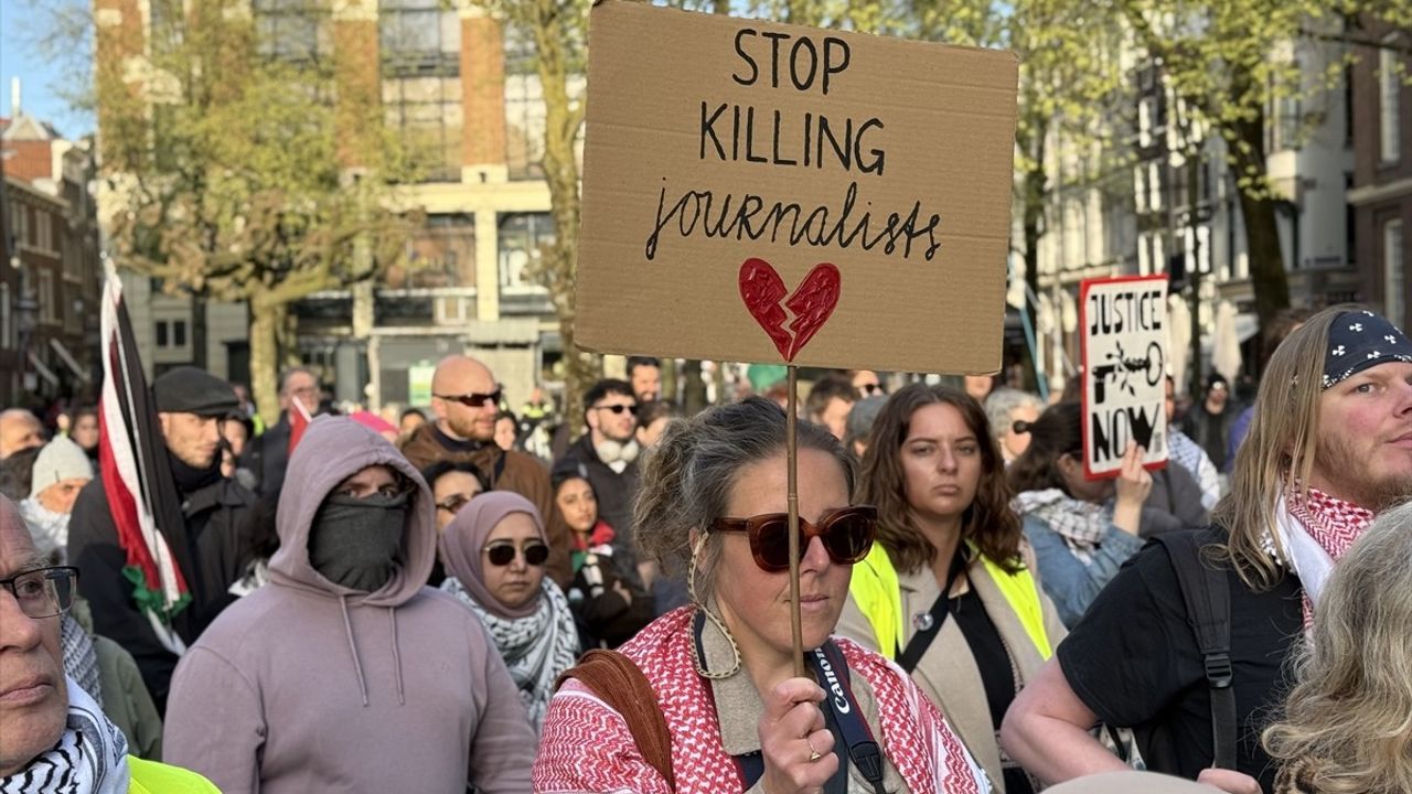 Hollanda'da Filistin Toprak Günü'nde Gazze'ye Yönelik İsrail Saldırıları Protesto Edildi