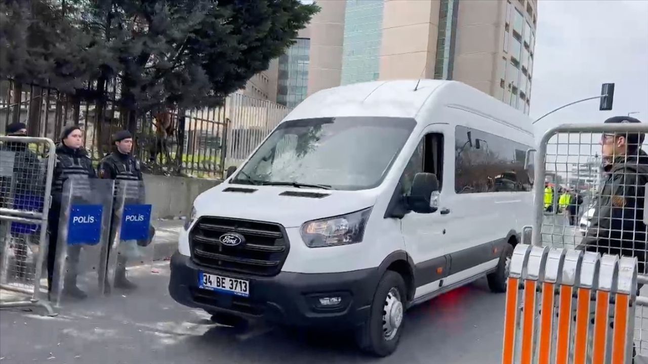 İBB Başkanı Ekrem İmamoğlu'nun da Aralarında Bulunduğu 51 Şüpheli Tutuklandı