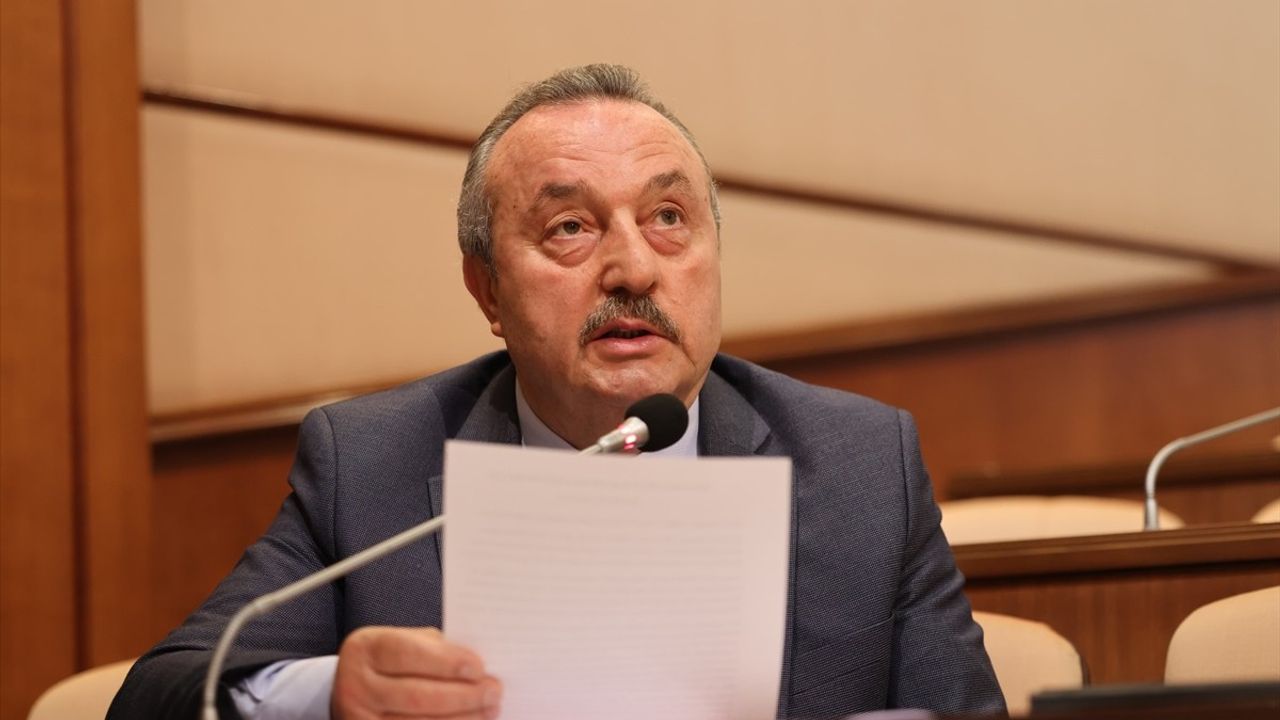 İBB Meclisinde Arızalı Yürüyen Merdiven ve Asansörler Gündeme Geldi