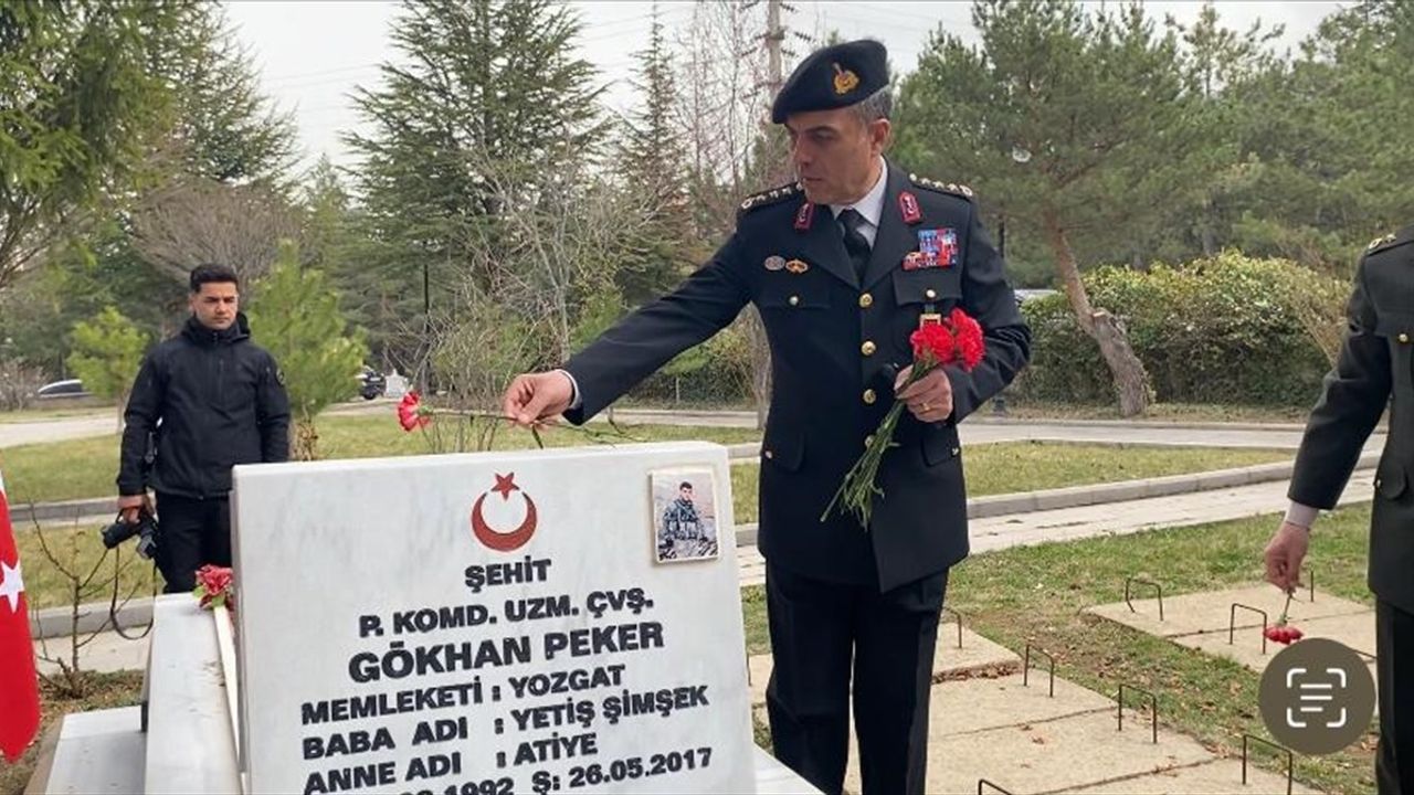 İç Anadolu'da Ramazan Bayramı Arifesinde Şehitlik Ziyaretleri