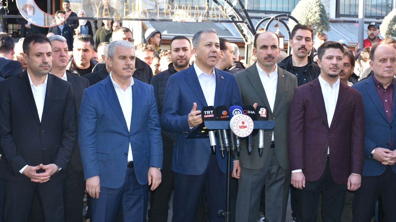 İçişleri Bakanı Yerlikaya'dan Bayram Mesajı: Zulme Uğrayan Kardeşlerimize Dua Ediyoruz
