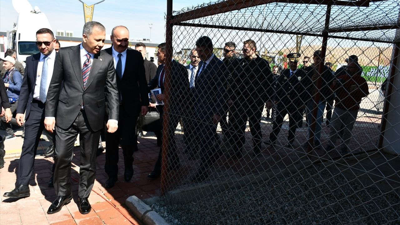 İçişleri Bakanı Yerlikaya, Hayvan Refahı İçin Yeni Adımlar Attı