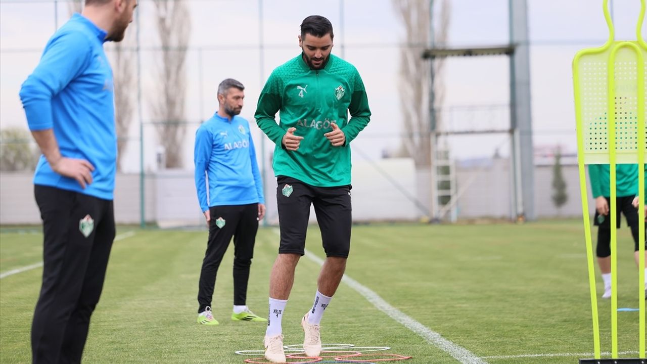 Iğdır FK, Play-Off Hedefiyle Ümraniyespor'la Karşılaşacak