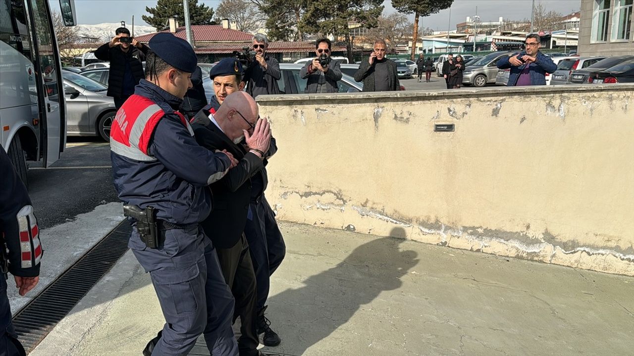 İliç Altın Madenindeki Heyelan Davası Başladı: 43 Sanık Yargılanıyor