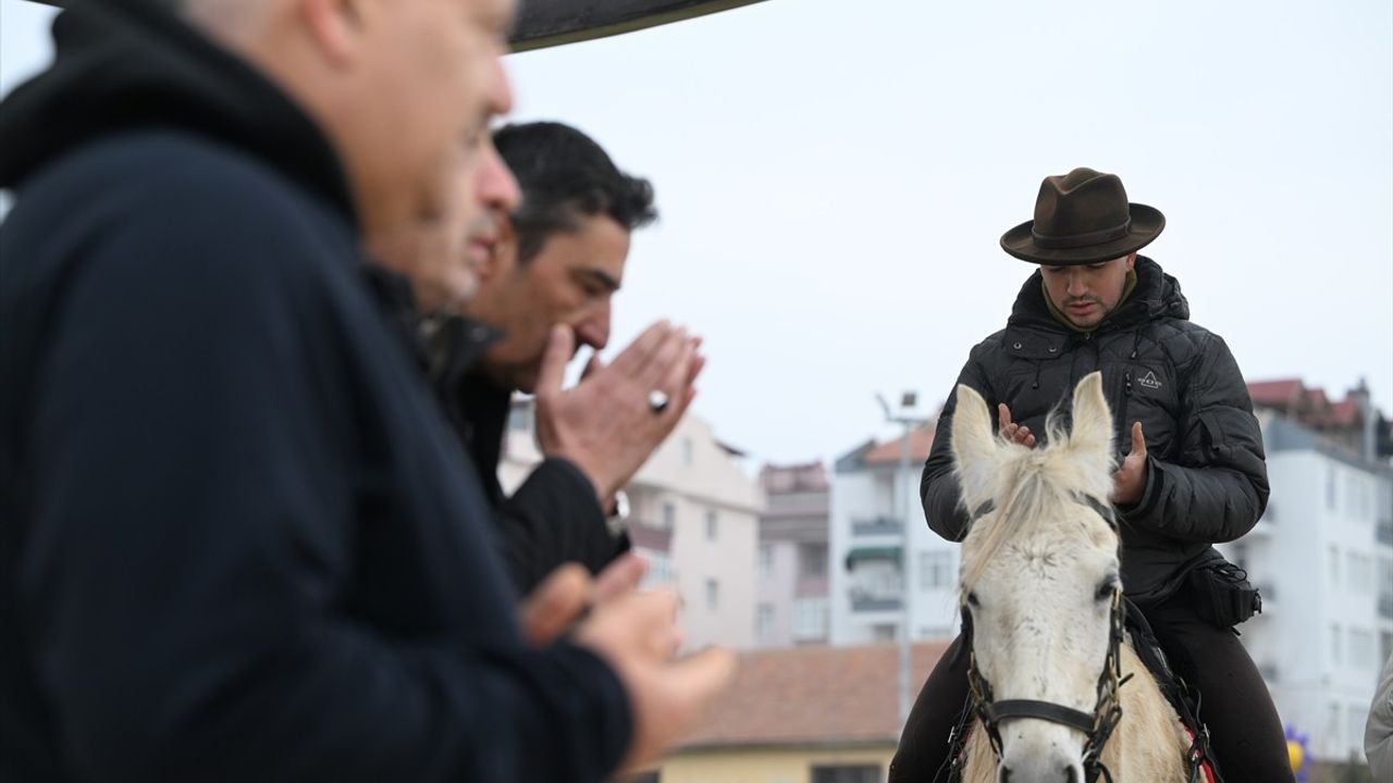 İspanya'dan At Sırtında Hac Yolculuğuna Çıkan 3 Hacı Adayı Edirne'den Dualarla Uğurlandı