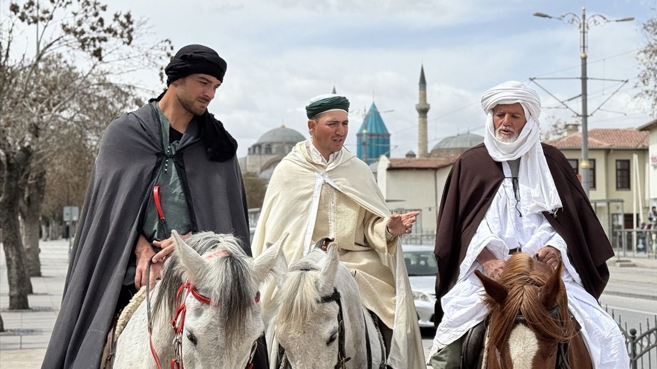 İspanya'dan Hac Yolculuğuna Çıkan 3 Hacı Adayı Konya'da Karşılandı