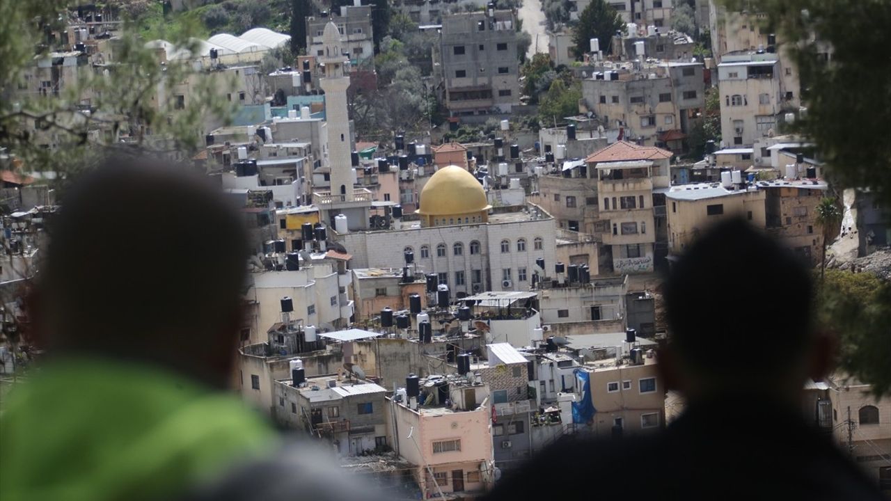 İsrail, Ramazan'ın İlk Gününde Batı Şeria'da 11 Evi Yıktı