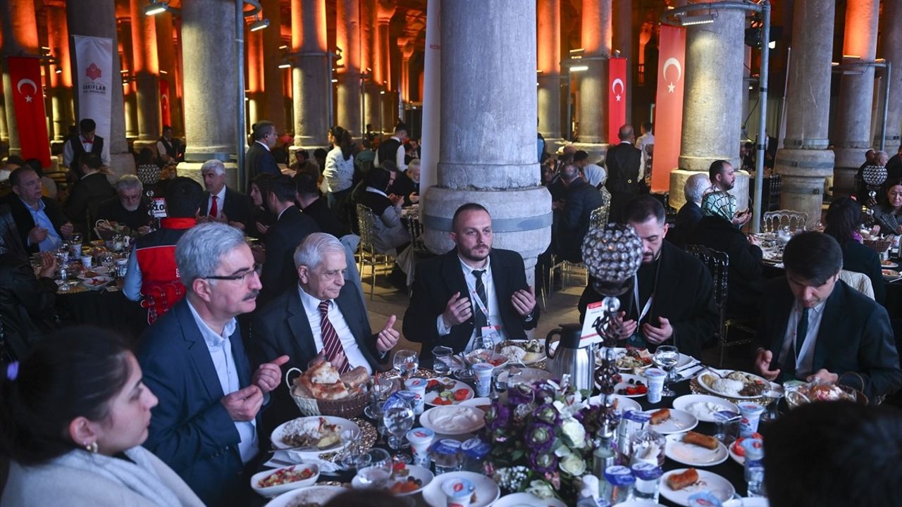 İstanbul'da Aile İftarı Düzenlendi