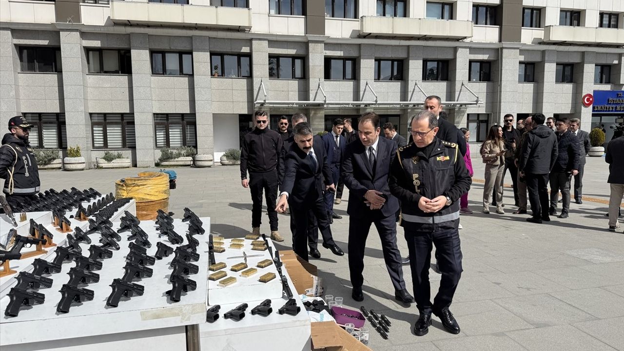 İstanbul'da Suç Örgütlerine Yönelik Operasyonlarda 49 Şüpheli Tutuklandı