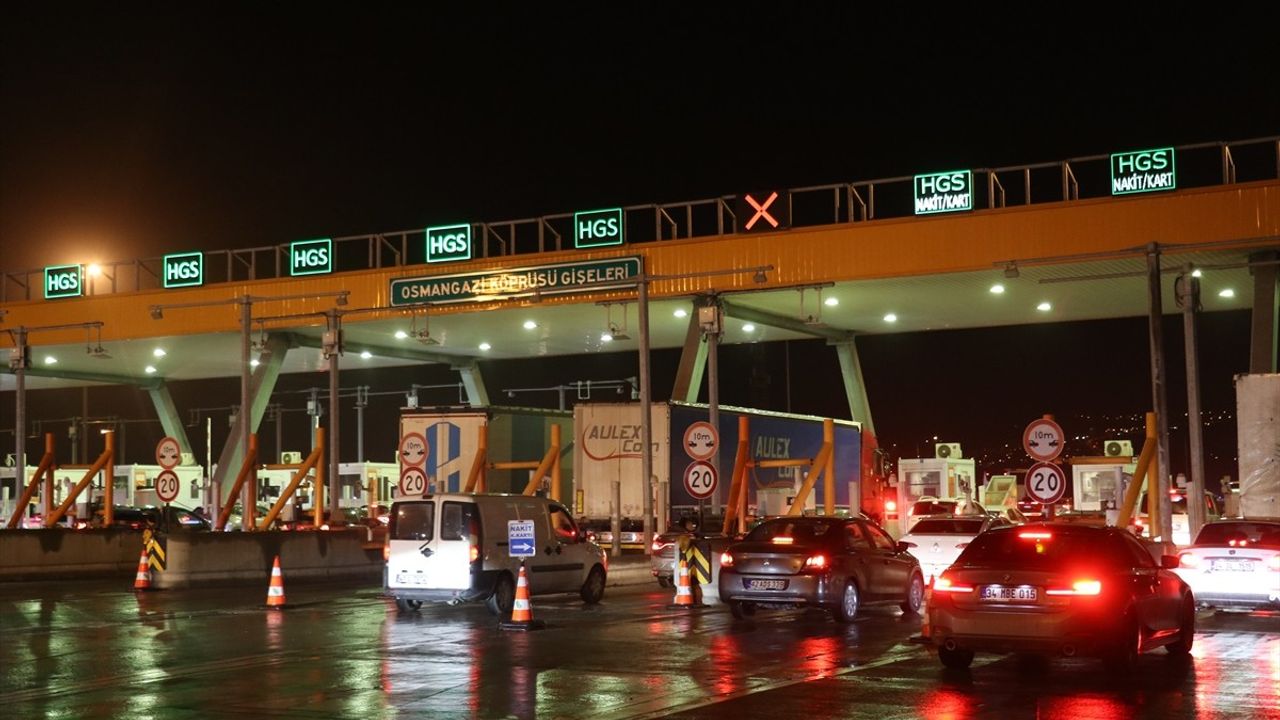 İstanbul-İzmir Otoyolu ve Osmangazi Köprüsü'nde Bayram Yoğunluğu