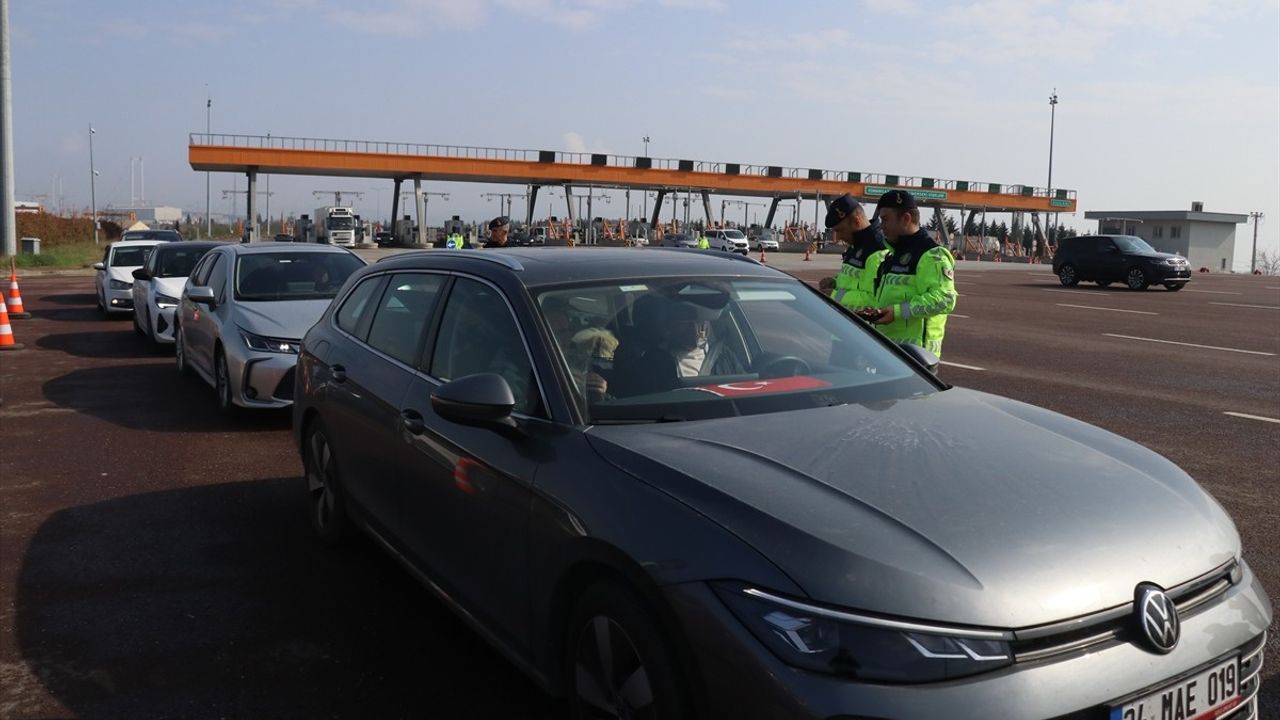 İstanbul-İzmir Otoyolu ve Osmangazi Köprüsü'nde Ramazan Bayramı Yoğunluğu Sürüyor