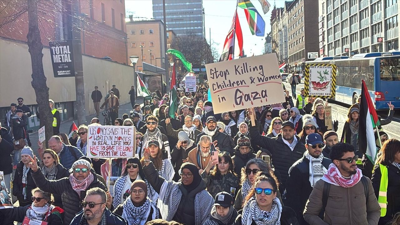 İsveç'te Gazze Şeridi İçin Protesto Gösterisi Düzenlendi