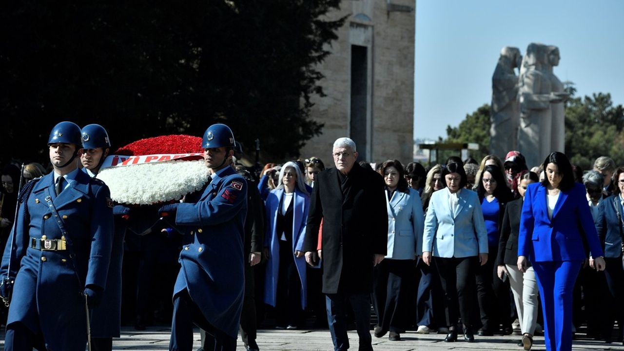 İYİ Parti Genel Başkanı Dervişoğlu, 8 Mart Dünya Kadınlar Günü'nde Anıtkabir'i Ziyaret Etti
