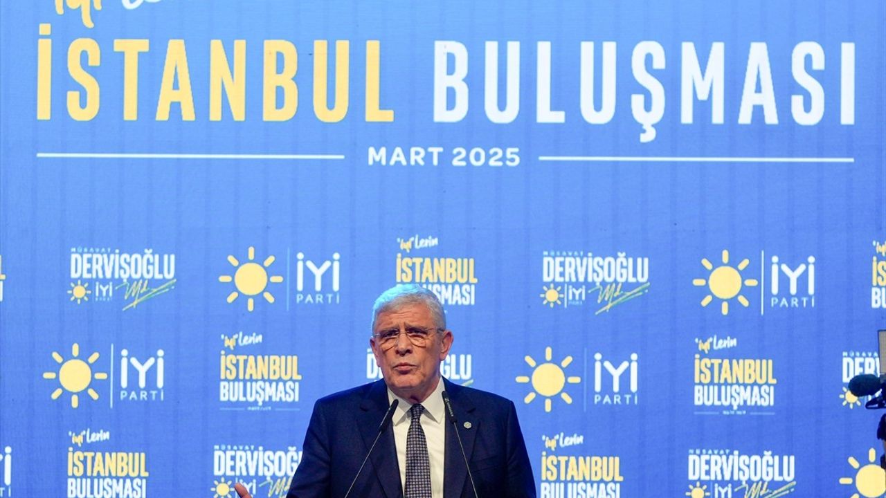 İYİ Parti Genel Başkanı Dervişoğlu, İstanbul'da İftar Programına Katıldı