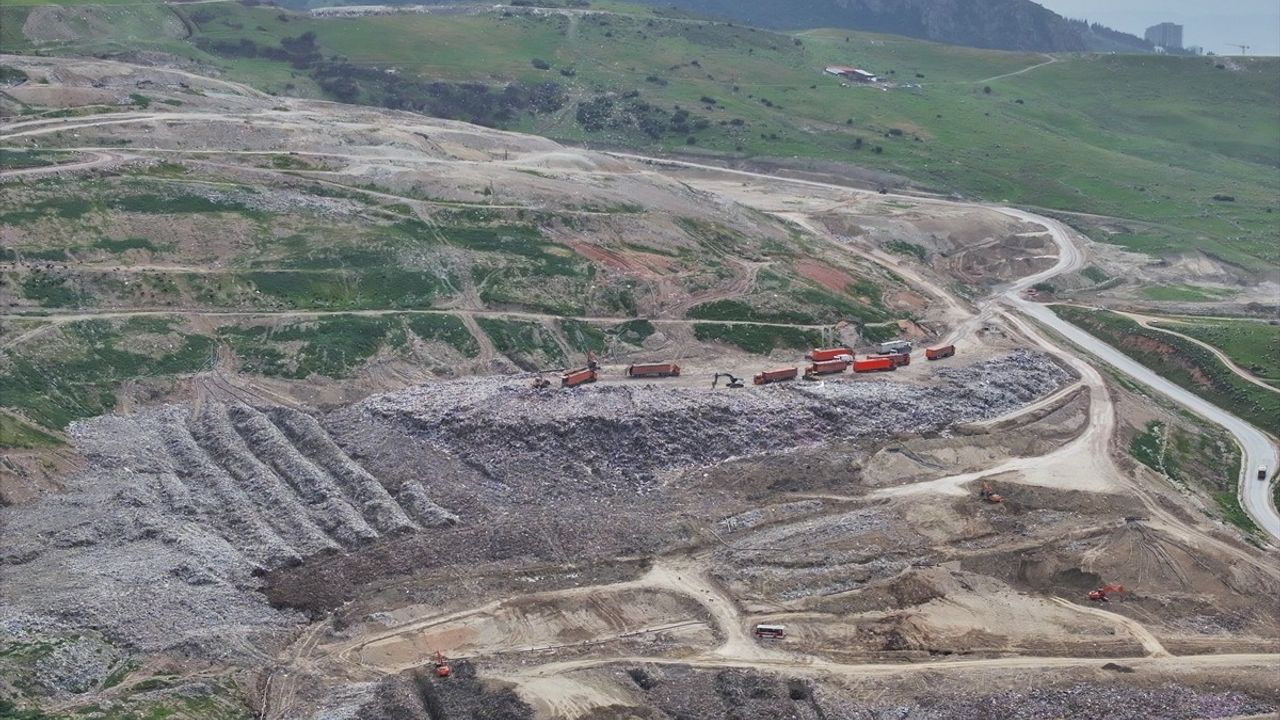 İzmir'de Harmandalı Çöp Tesisi İçin Kapatma Başvurusu