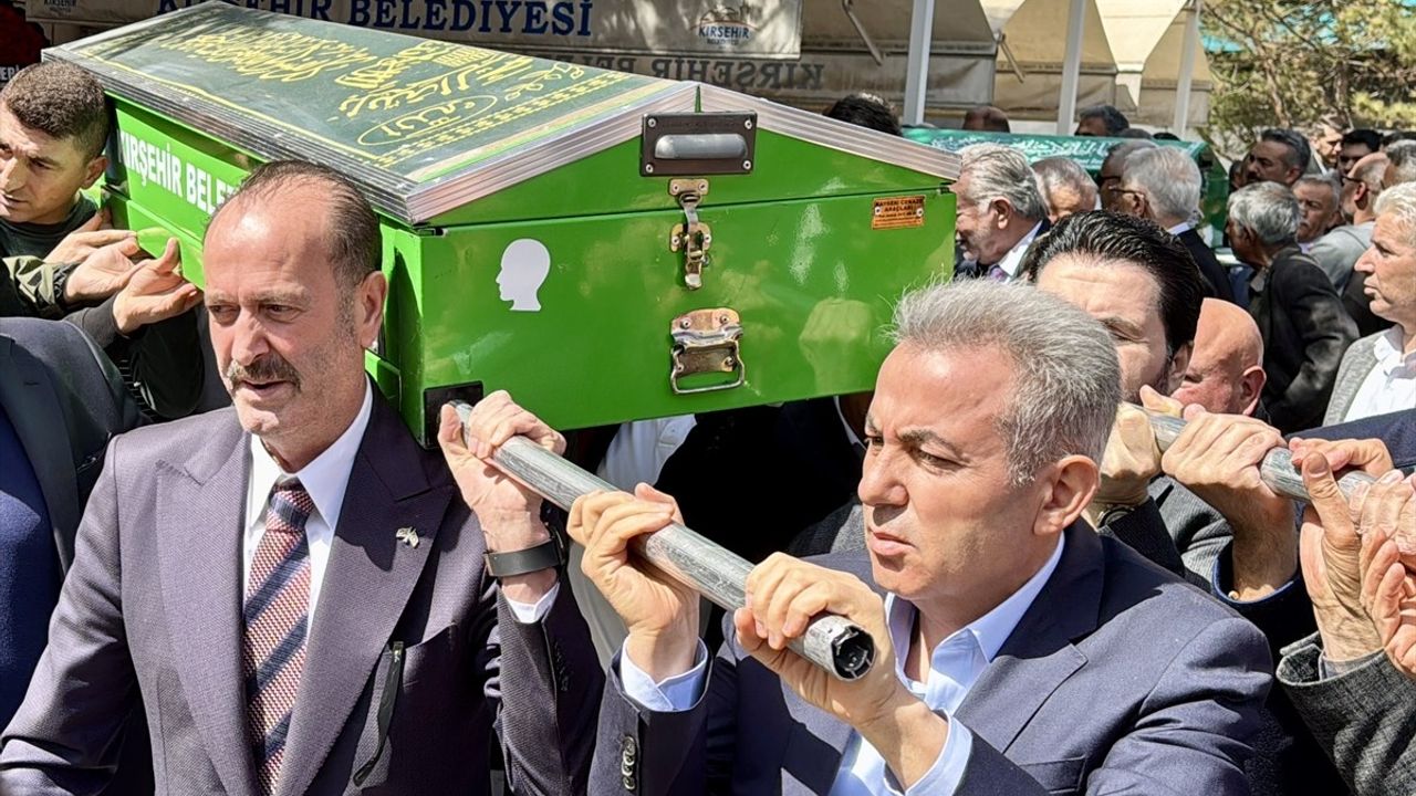 İzmir Valisi Süleyman Elban'ın Babası Ahmet Elban Kırşehir'de Defnedildi