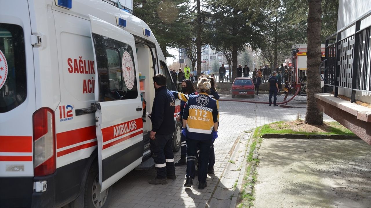 Kahramankazan'da Çıkan Yangın, Suriyeli Ailenin Evinde Hasara Yol Açtı