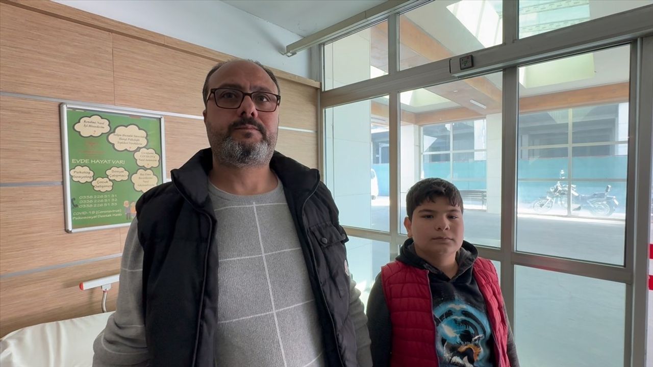 Karaman'da Baba, Oğlunu Korurken Köpekten Yaralandı