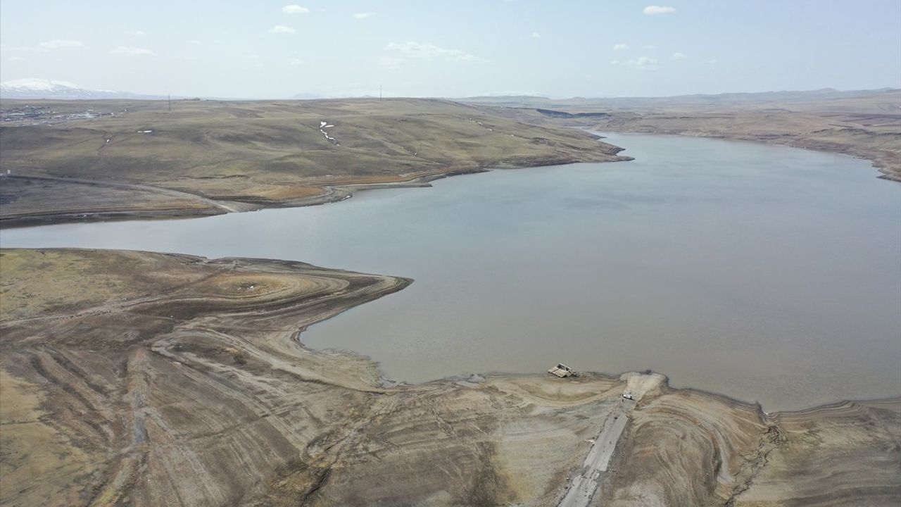 Kars Barajı'ndaki Buzlar Eridi: Tarıma ve Su Kaynaklarına Etkileri