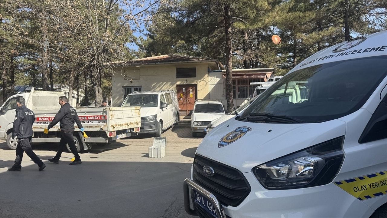 Kayseri'de Eniştesi Tarafından Silahla Yaralanan Kişi Hastaneye Kaldırıldı